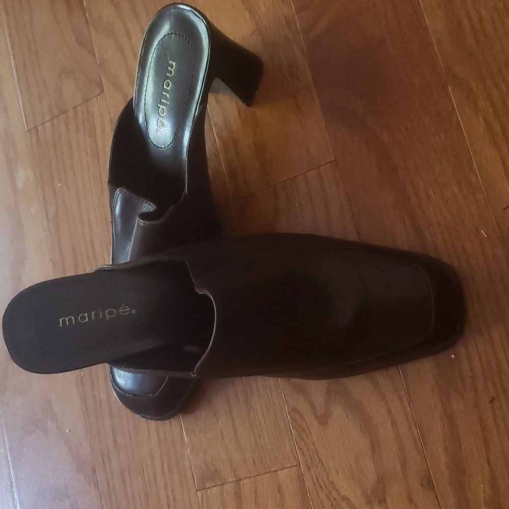 Women's shoes